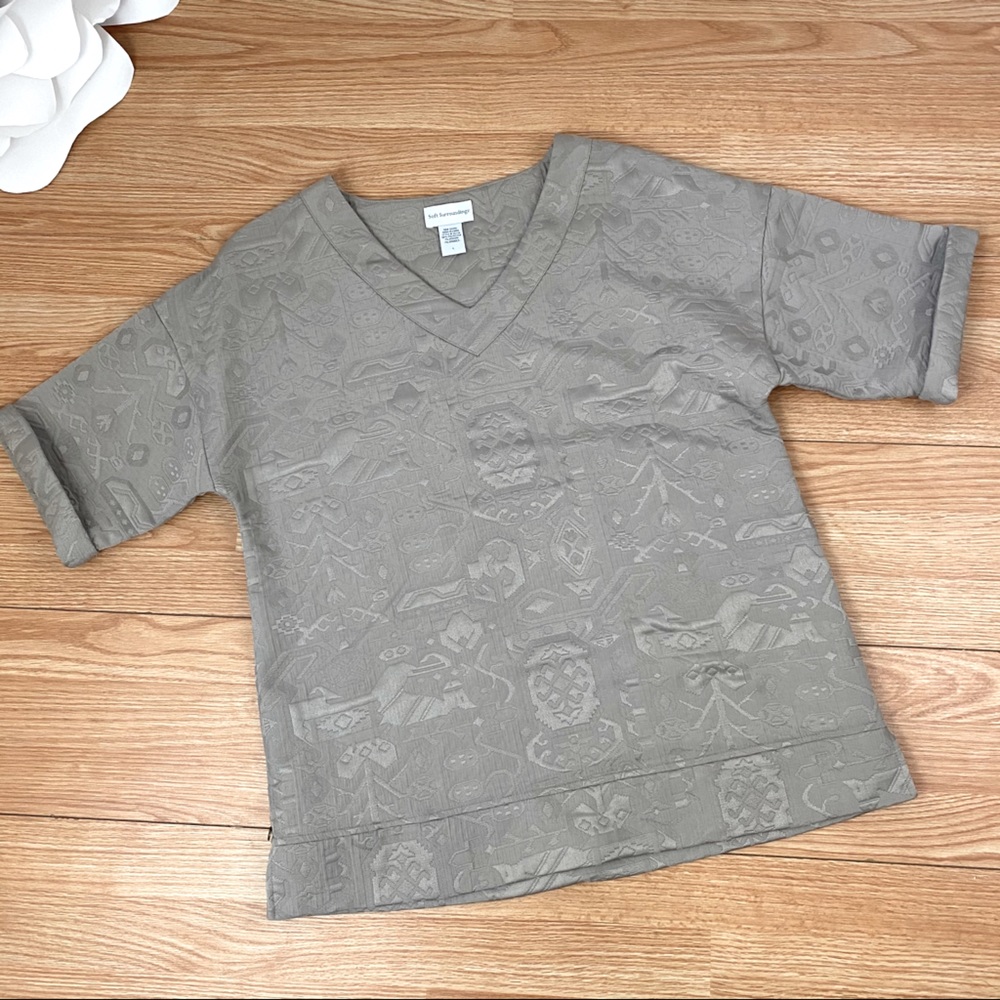 Textured tapestry V neck SS Taupe Tunic Relaxed